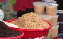 Người dân Hà Nội và TP Hồ Chí Minh đón Tết Đoan Ngọ