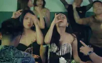 Lối nhỏ vào đời - Tập 15: Hoài có bằng chứng mẹ kế tương lai của Dũng "quẩy" tưng bừng ở quán bar