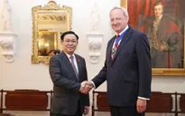 Chủ tịch Quốc hội mong Anh giúp Việt Nam phát triển hệ sinh thái cho thị trường vốn