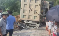 Tạm giữ lái xe tải gây tai nạn làm 3 người tử vong tại Hòa Bình