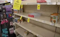 Mỹ cảnh báo khủng hoảng nguồn cung sữa bột chưa sớm kết thúc