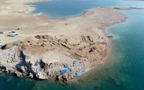 Thành phố cổ đại "nổi lên" từ mặt nước sau trận hạn hán lớn tại Iraq