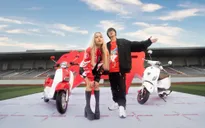 tlinh và Low G gây bão với rap nghị luận Người Đi Bao