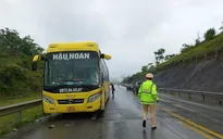 Tai nạn xe khách nghiêm trọng trên cao tốc Nội Bài - Lào Cai, 6 người thương vong