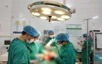 Dùng thảo dược chữa u xơ tử cung, sau 1 năm khối u nặng hơn 3kg