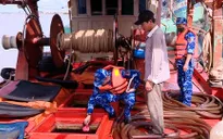 Bắt giữ 2 tàu cá chở 130.000 lít dầu DO trái phép trên vùng biển Tây Nam