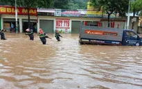 Mưa lớn, TP Sơn La chìm trong biển nước