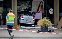 Người đàn ông lao xe vào đám đông ở Berlin khiến giáo viên tử vong, 14 học sinh bị thương