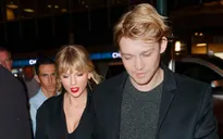 Taylor Swift đã đính hôn!
