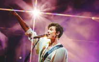 Shawn Mendes tạm hoãn chuyến lưu diễn thế giới vì quá áp lực