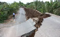 Yêu cầu giải trình về vụ sạt lở tuyến đường bờ Bắc cặp sông Vàm Cỏ Tây