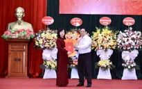 Thủ tướng trao quyết định Quyền Bộ trưởng Bộ Y tế cho bà Đào Hồng Lan
