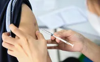 Người không tiêm vaccine có nguy cơ mắc COVID-19 cao hơn khoảng 5 lần