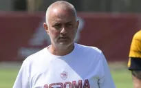 Mourinho khoe hình xăm đặc biệt