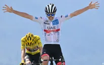 Tadej Pogacar lần thứ 3 giành chiến thắng chặng tại Tour de France