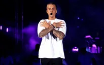 Hậu mắc bệnh liệt nửa mặt, Justin Bieber tiếp tục chuyến lưu diễn