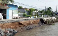 Bất an trong mùa mưa bão do sạt lở bờ sông