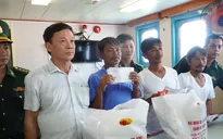 4 ngư dân tàu cá Bình Thuận được đưa về bờ