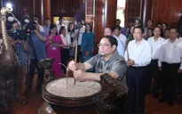 Thủ tướng Phạm Minh Chính dâng hương tưởng niệm Chủ tịch Hồ Chí Minh