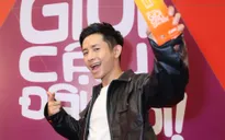 Rapper Ricky Star khóc nức nở "ẵm" luôn cúp Ơn giời! Cậu đây rồi