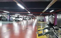 Xe công nghệ ngừng đón khách ở tầng lầu sân bay Tân Sơn Nhất