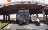 Nguy hiểm dừng đỗ bắt khách trên cao tốc