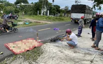 Bị ô tô tải tông trúng, bé gái đi xe đạp điện ngã xuống đường tử vong