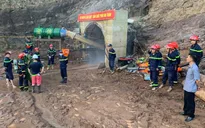 Tìm kiếm công nhân mất tích do lũ cuốn ở Điện Biên