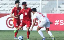 Tiền đạo U19 Việt Nam gặp chấn thương ở vùng đầu trong trận gặp U19 Philippines