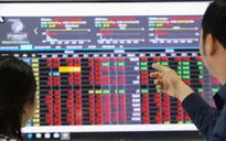 Chứng khoán tiếp tục đỏ lửa