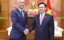 Chủ tịch Quốc hội Vương Đình Huệ: Mong muốn quan hệ hợp tác giữa Hà Nội và Vientiane trở thành hình mẫu cho các địa phương hai nước