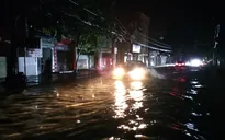 Nhiều tuyến phố ở Điện Biên bị ngập nặng sau mưa lớn trong đêm
