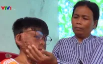 Người hùng tí hon dũng cảm cứu mẹ nuôi