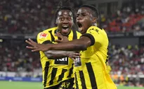 Ngược dòng mãn nhãn, Dortmund vươn lên đầu bảng Bundesliga