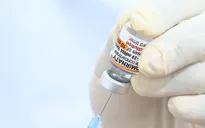 Phấn đấu hoàn thành tiêm vaccine phòng COVID-19 cho trẻ
