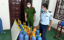 Hà Nội: Phát hiện cơ sở tập kết 80 bình "khí cười"