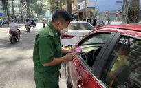 Đề xuất dừng thu phí ôtô đậu dưới lòng đường ở TP Hồ Chí Minh