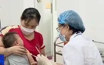 Tiêm vaccine cho trẻ chậm, thiếu - Nguy cơ dịch chồng dịch