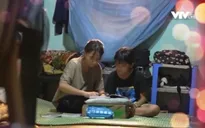 Cặp lá yêu thương: Những chiếc 'lá chưa lành' màu xanh