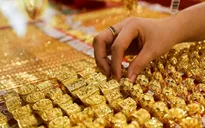 Giá vàng “tuột” mốc 67 triệu đồng/lượng