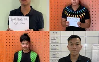 Bắt giam 4 đối tượng vác đao đi cướp bánh trung thu, lồng đèn