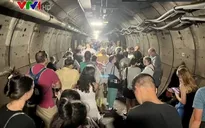 Mắc kẹt 5 giờ trong đường hầm qua eo biển Manche