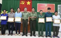 Khen thưởng 6 người dân dũng cảm cứu nhóm người trốn khỏi sòng bạc ở Campuchia