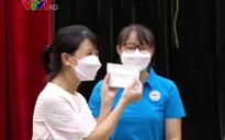 Phụ huynh Hà Nội bốc thăm may rủi giành suất học mầm non cho con