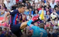 Lewandowski tỏa sáng, Barcelona mở bữa tiệc bàn thắng trên Nou Camp