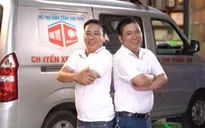 Hai anh em sinh đôi 13 năm chạy xe miễn phí giúp người hoạn nạn