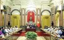 Chủ tịch nước gặp mặt các cán bộ từng phục vụ và bảo vệ Bác Hồ