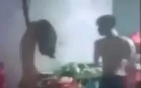 Xác minh clip bé gái bị lột quần áo, hai tay bị trói, treo lên trần nhà