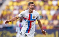 Lewandowski thăng hoa, Barcelona thắng thuyết phục Cadiz