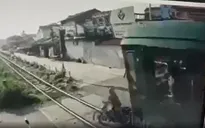 Cố băng qua đường sắt, một người đàn ông bị tông thiệt mạng